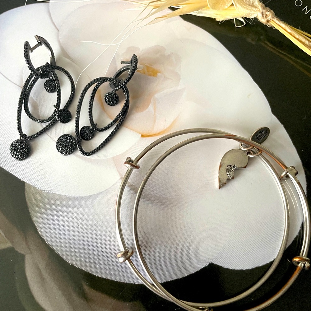 Set of 2: Black studded earrings and Juicy Couture bangles